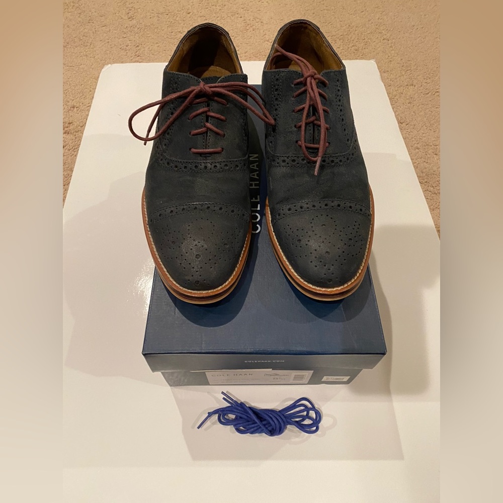 Johnston & Murphy dress shoes (US 8.5)